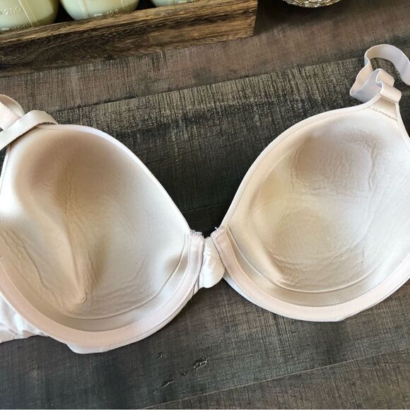 Maidenform Soft Pink and Charcoal Bras - Picture 12 of 13